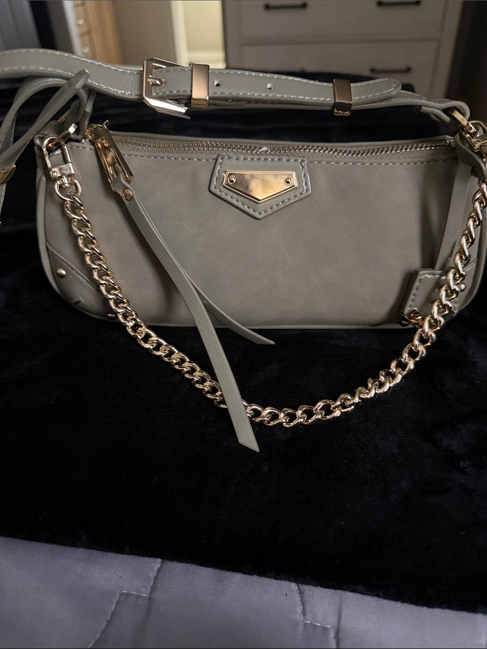 ALDO Women’s Gray Shoulder Bag with Gold Chain Accent